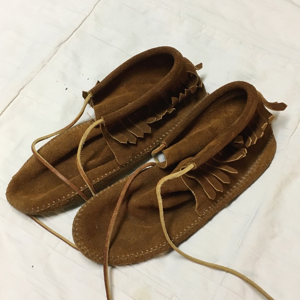 AUTHENTIC Minnetonka moccasins